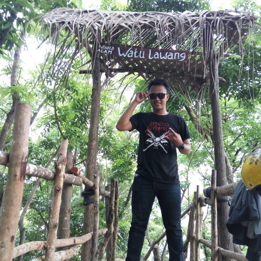 Spot Foto Menarik Wisata Watu Lawang Spot Foto Menarik Wisata Watu Lawang